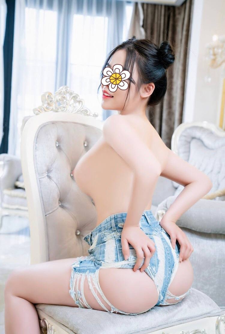 Vú To Bướm Khít - Nhiệt Tình Chiều Mọi Tư Thế
