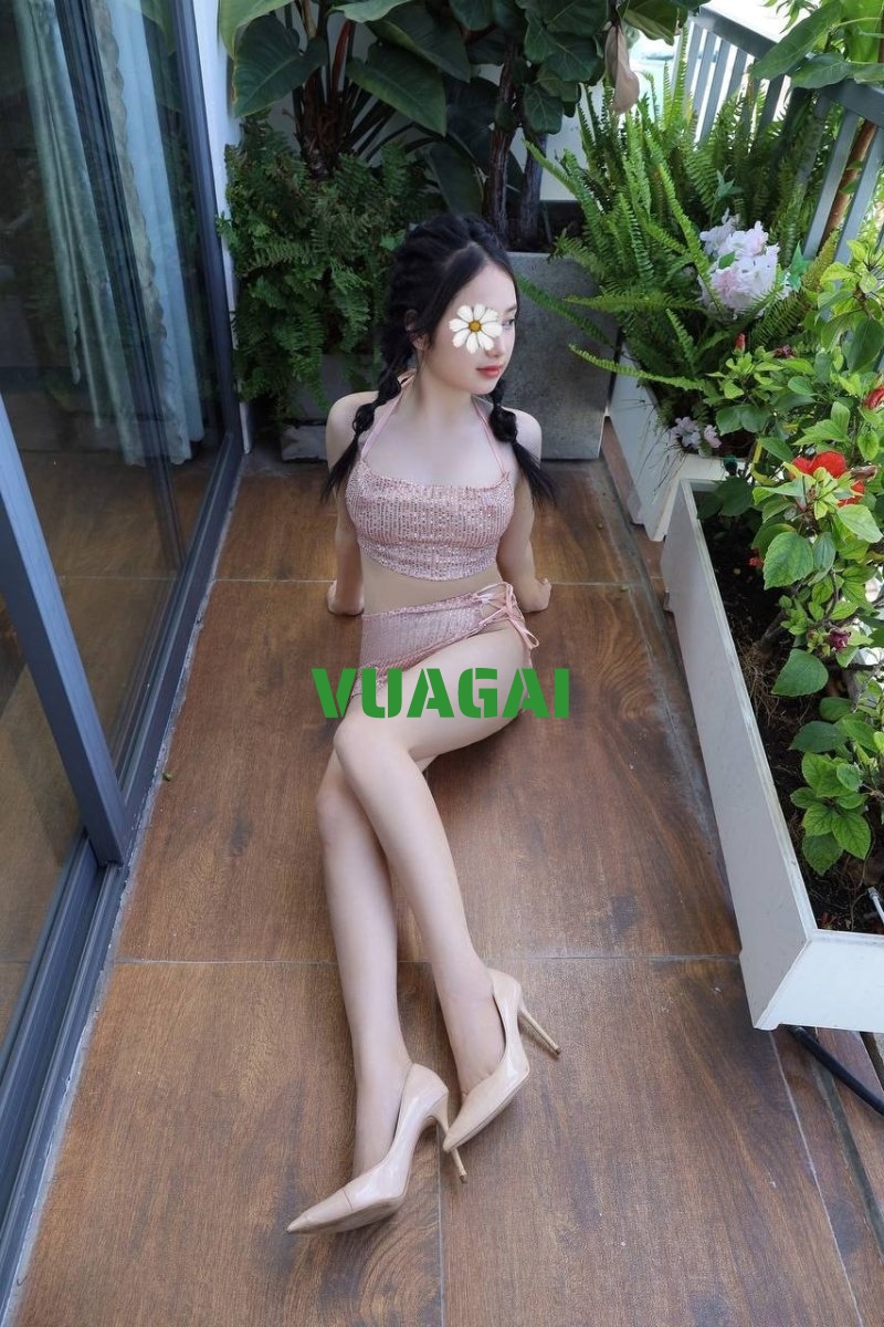 Bé Lan 2k4 - Xinh Xắn Đáng Yêu , Gặp Là Nghiện