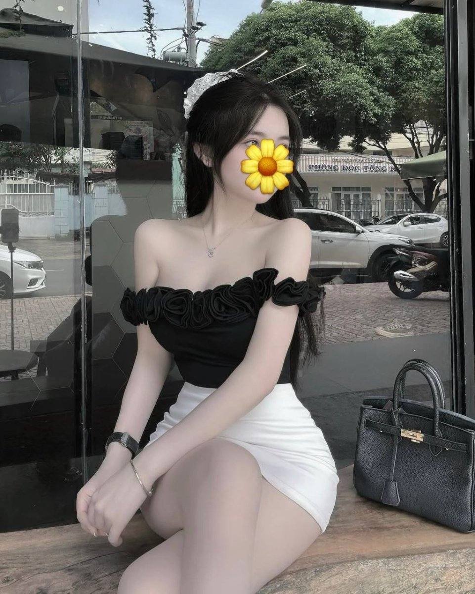 BÉ THẢO BABY 2K4❤️XINH XẮN,DÁNG ĐẸP, MÔNG CONG,CỰC CHIỀU KHÁCH