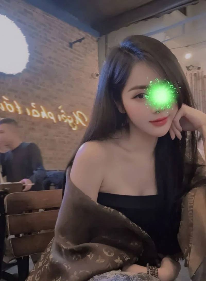 Mun Bé -mặt đẹp dáng xinh ngực xịn_ kỹ năng làm tình xuất sắc