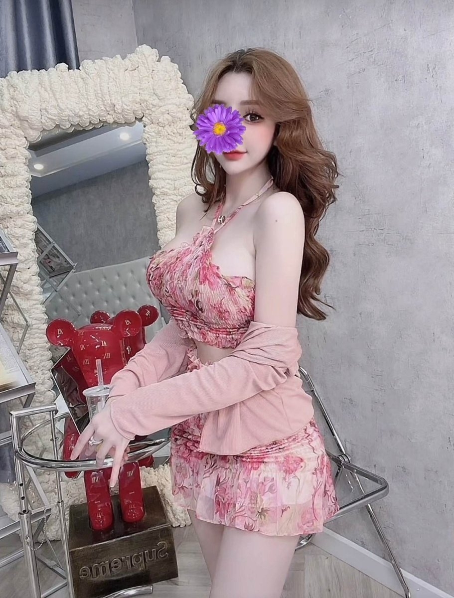 Xa la em bé hay cười. Dễ thương làm tình ngọt ngào