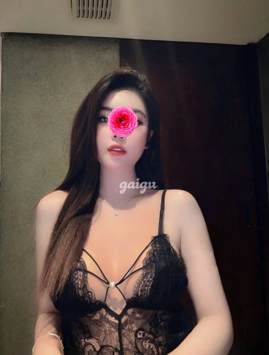 ÁNH TUYẾT - DA TRẮNG MỊN MÀNG - VÚ TO BÍM MÚT - KỸ NĂNG SEX CHUYÊN NGHIỆP