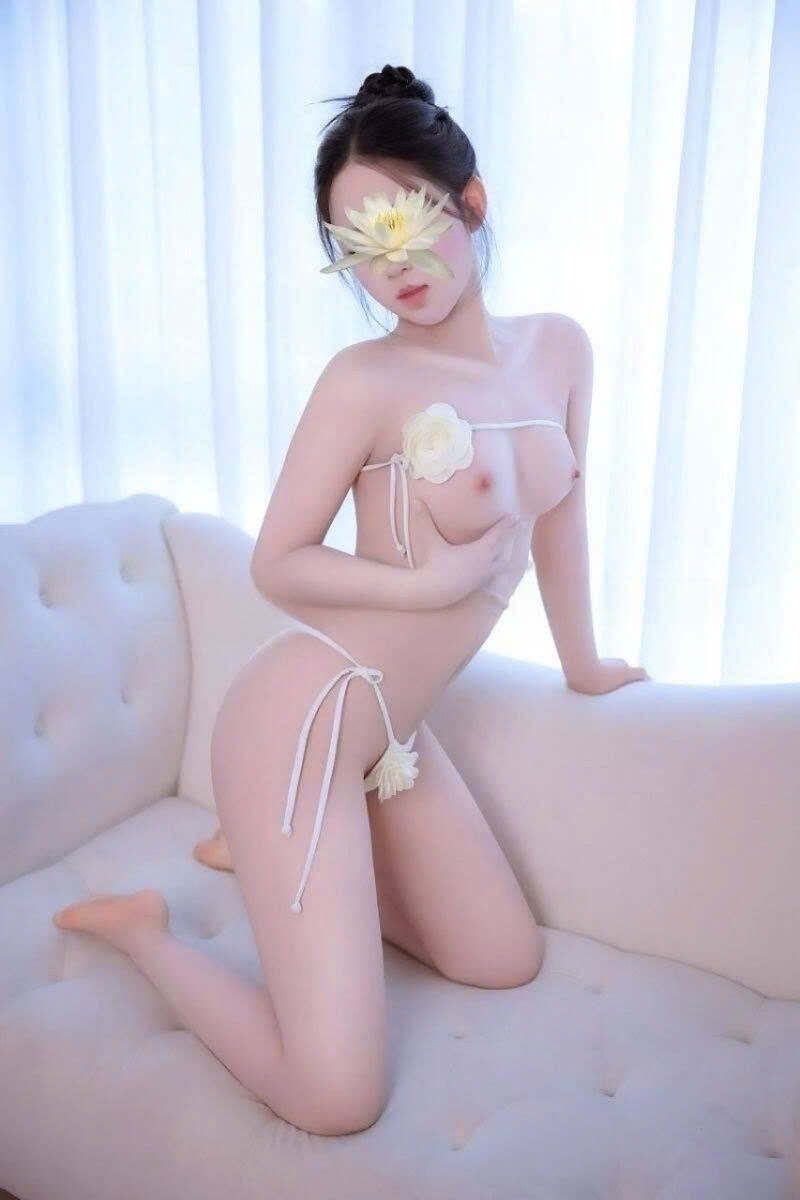 MAI PHƯƠNG SINH VIÊN LÀM THÊM HÀNG SIÊU NGOAN